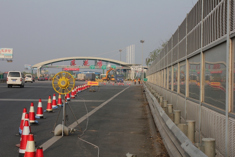 �������ٹ�·���M(f��i)�V��·����Q�����M(j��n)չ���